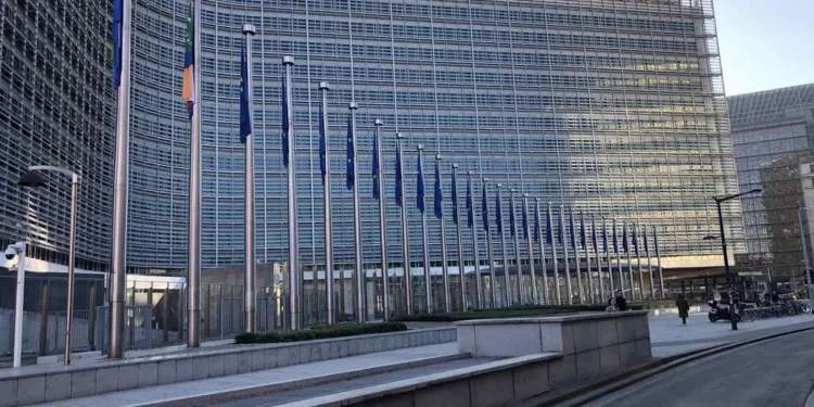  
Европейската комисия ще внесе промени в дългосрочния бюджет на Съюза