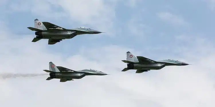 Обединеното кралство изпрати Eurofighter Typhoons в Полша за да гарантира