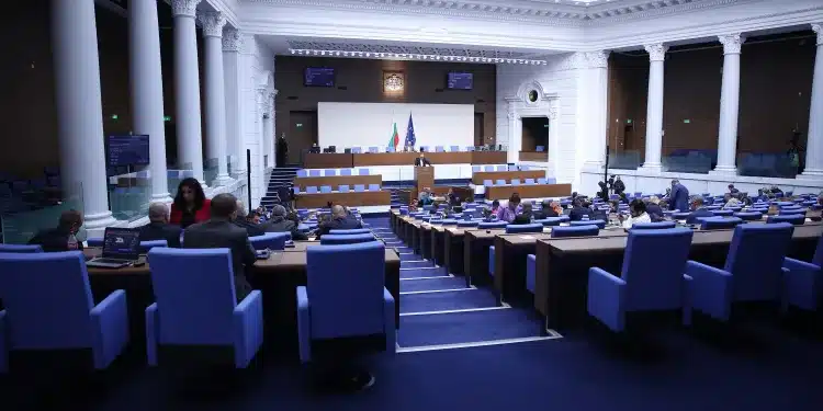 Днес и утре Народното събрание заседава извънредно Председателят Росен Желязков