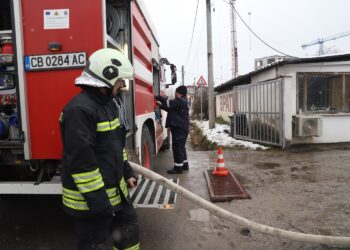 Подпалиха София в новогодишната нощ!!! 153 пожара лумтяха из столицата!