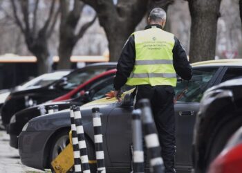 Започва масов лов за неправилно паркирани коли! Ще се слагат скоби на поразия!