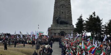 Цветеслава Гълъбова: Храчката по националния ни празник ще ви удави!