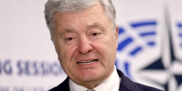 Порошенко със страшно разкритие: От 2014 г. Украйна получава от България оръжия "без много шум" - артилерия, снаряди, минохвъргачки...