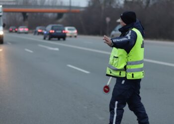 Катаджиите са съсипани - влиза нова правило в плащането на глоби при спиране с палката!