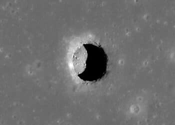 Изненадващо откритие на Луната: радарни изображения показват тунел, отвеждащ дълбоко под повърхността!
