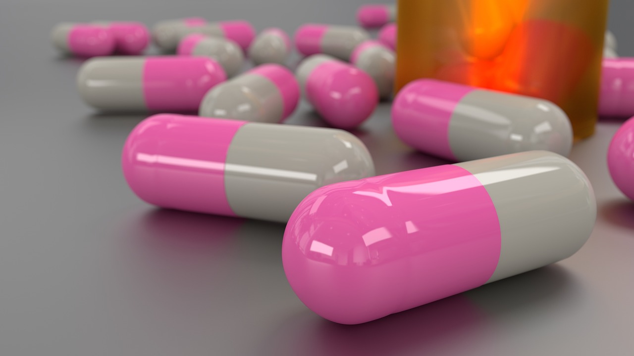 Министерството на здравеопазването да оттегли спорните правила за аптеките От