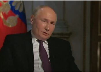 Владимир Путин подава