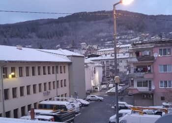 ПОТРЕС! Малко дъжд и сняг и десетки селища в Западна България останаха без ток!