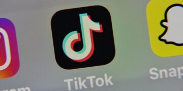 Страшен ужас!: Сатанинско предизвикателство в Tik Tok прати над 20 деца в болница само за ден