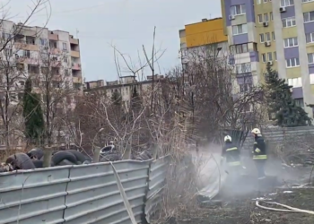 ИЗВЪНРЕДНО!: Голям пожар в Бургас, силно обгазяване в района (ВИДЕО)