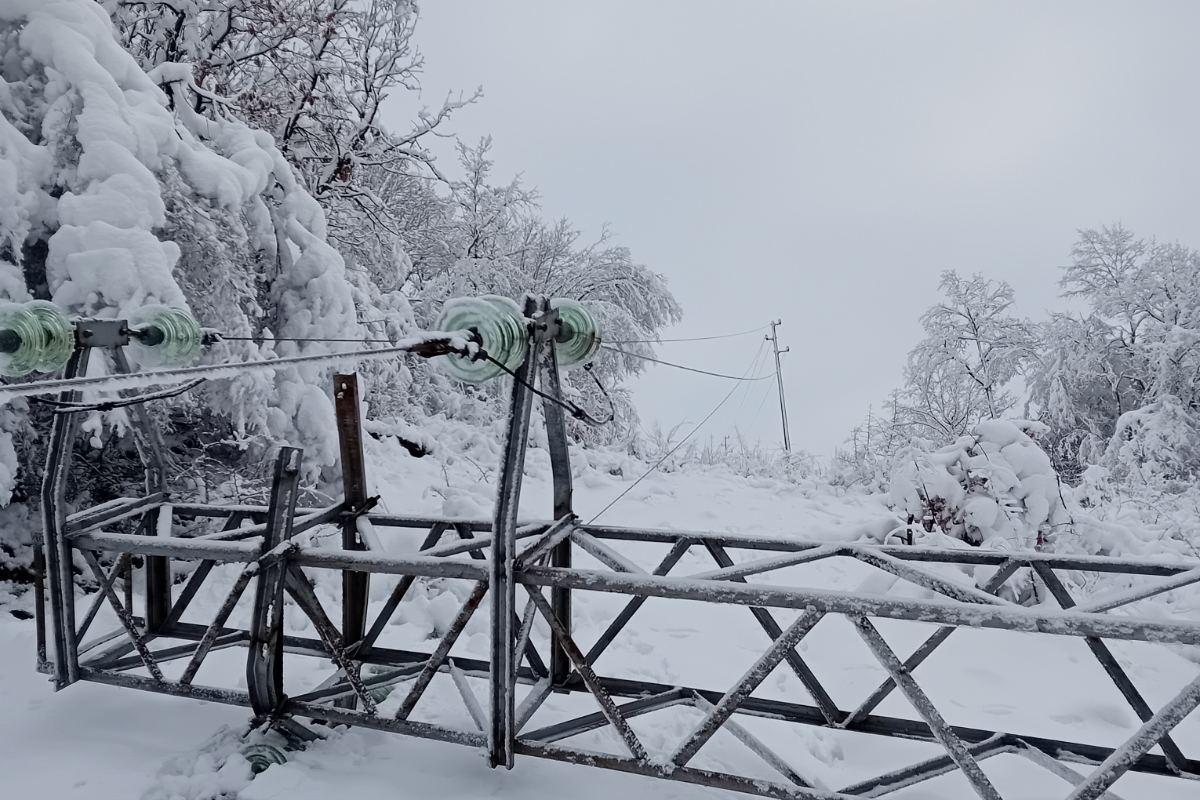 На кой му се живее в разрушена държава с лъжливи