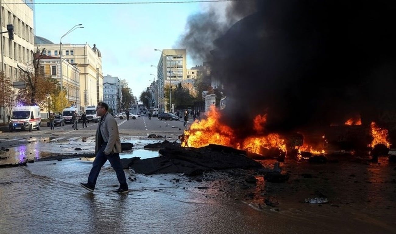 Русия удари жилищен район в Украйна Десетки са жертвите и