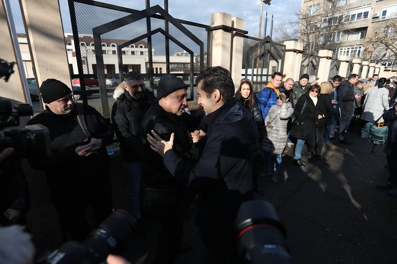 За сенсеите всенародната веселост и нуждата от проветряване Така нареченият