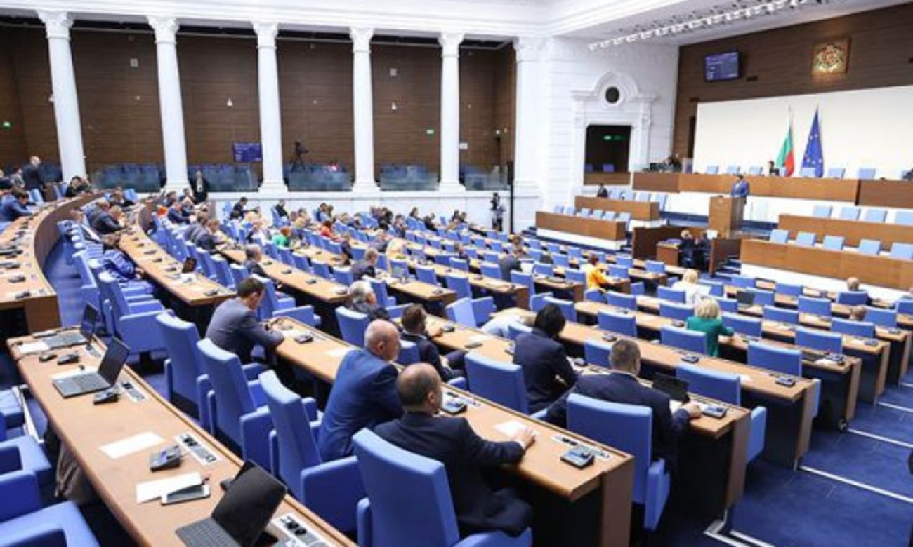 НА ЖИВО-Парламентарен контрол: Министри от кабинета отговарят на въпроси