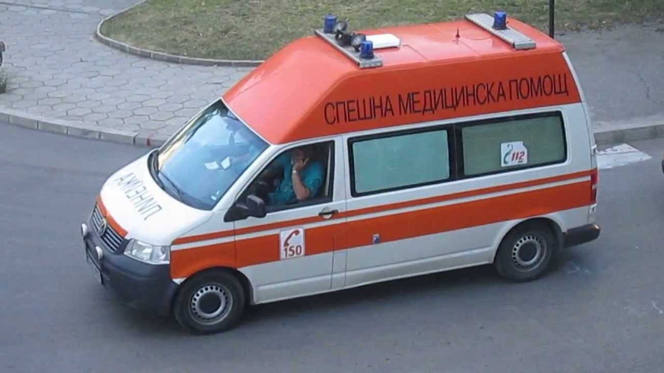 Тежък инцидент на строеж в Бургас! Мъж е в критично състояние след падане