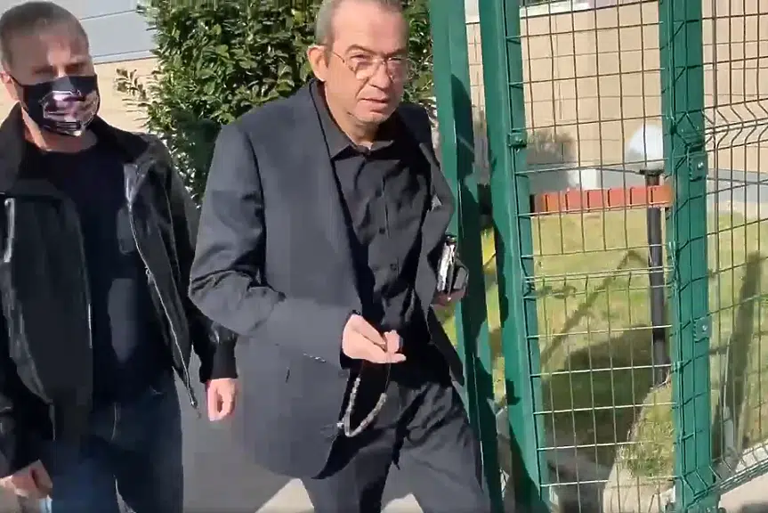 Театърът „Пепи Еврото“ на Дечев-Бареков! Бившият следовател не е задържан в Белград и не е в Сърбия
