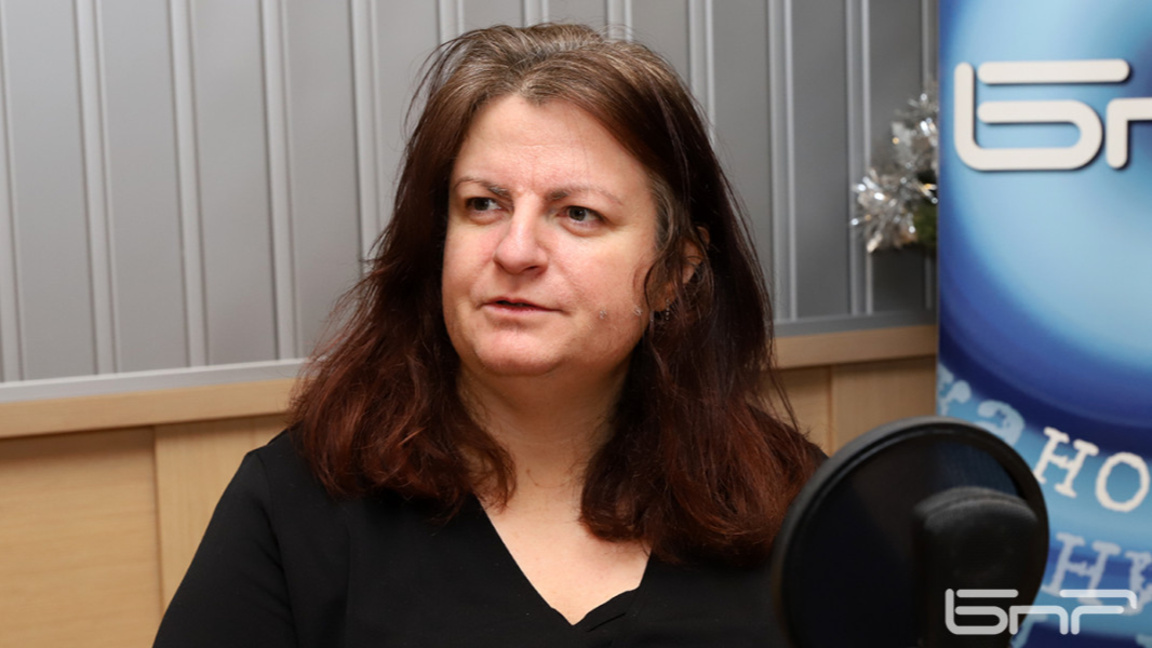 НЯМА НЕЗАВИСИМА МЕДИЯ, ИМА НЕЗАВИСИМИ ЖУРНАЛИСТИ: Доц. Попова за пропагандата в училище и как се формира обществения дискурс