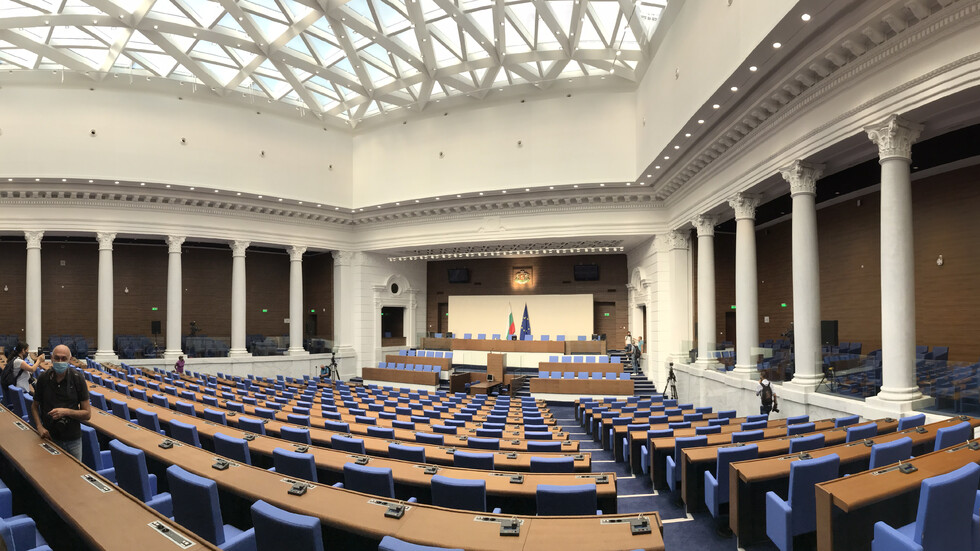 „Алфа Рисърч“: Интрига до последно за състава на парламента