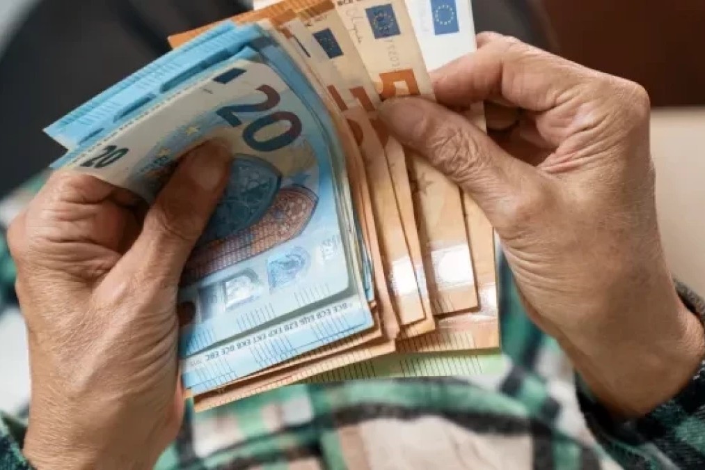 1500 евро само за „Добре дошъл“: Работодатели влизат в битка за специалисти