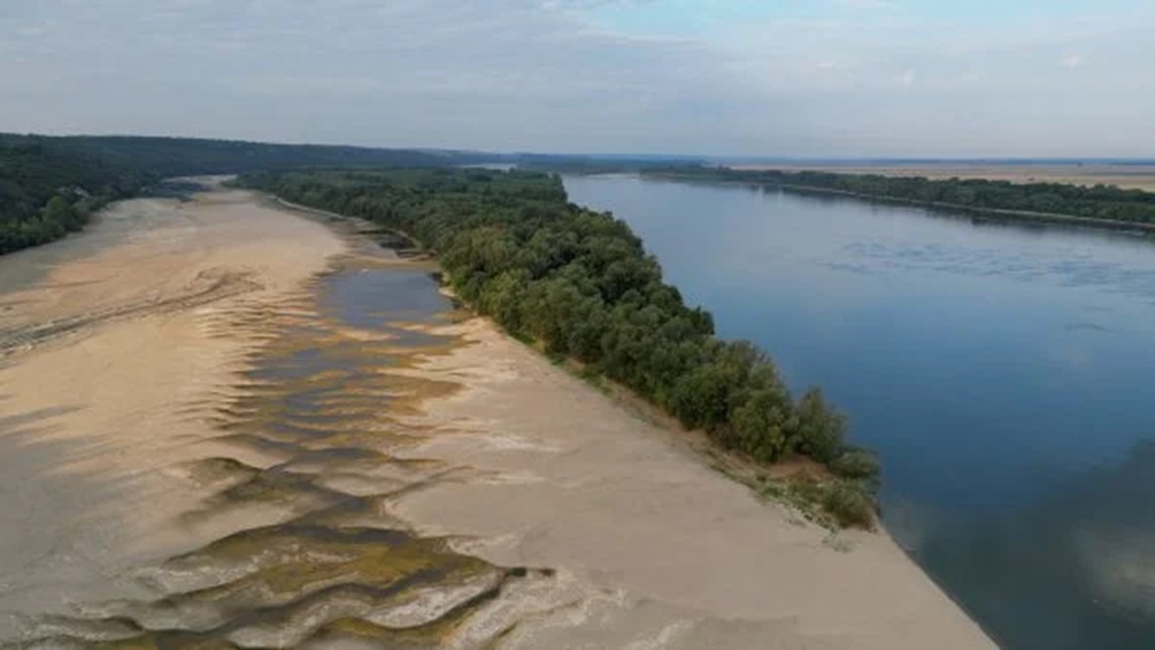 Тревога край Лом! Опасни бактерии плуват във водите на река Дунав