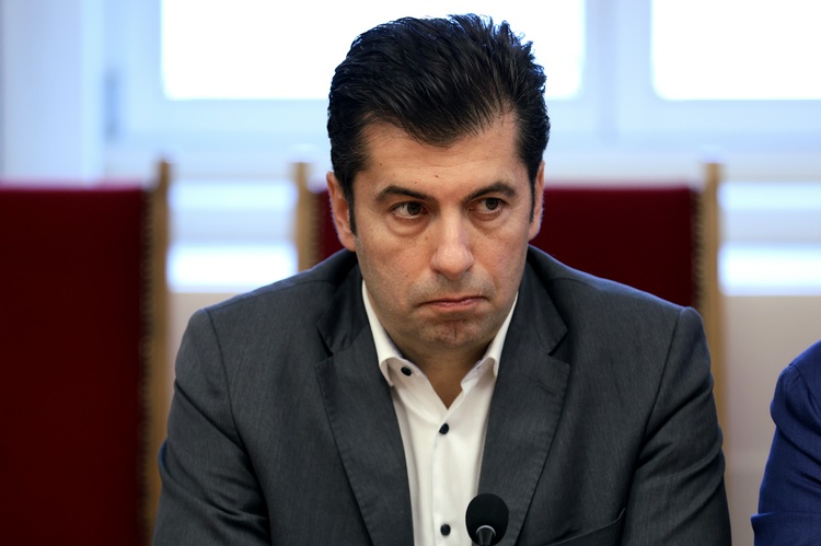 „Капиталът просто си отива“: Кирил Петков с остър удар срещу политиката на кабинета