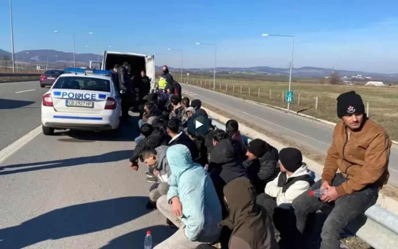 „Мигрантски канал за 300 000 евро е разбит! Арести в България, Гърция и Нидерландия