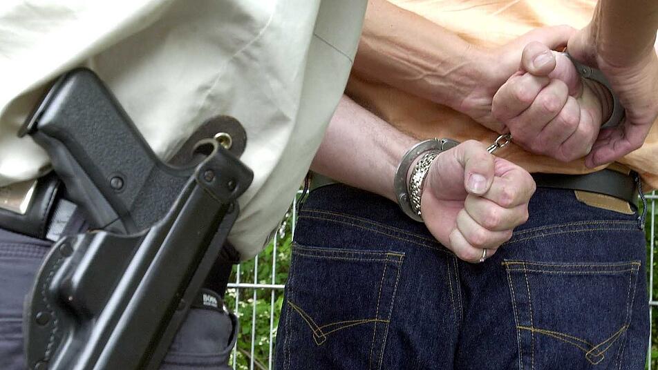 Клиент с нож уби българка в игрална зала в Нюрнберг, полицията го задържа на място