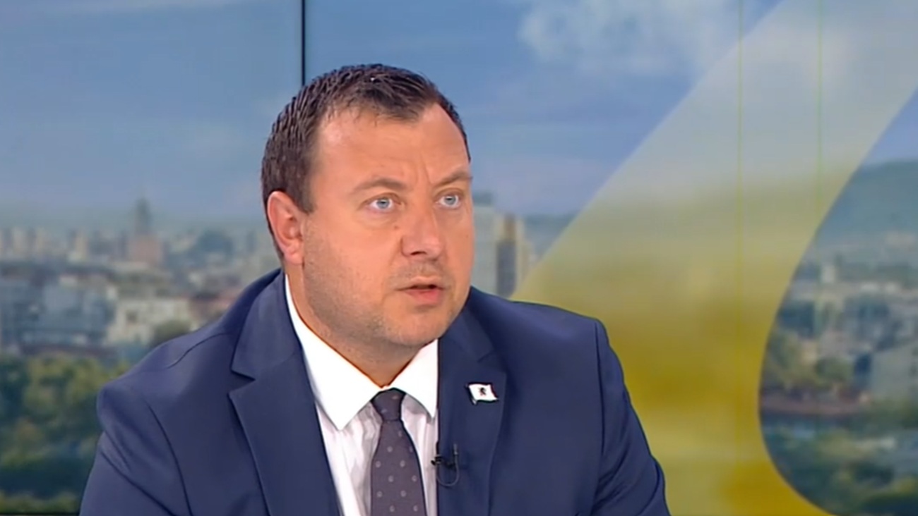 „Възраждане“ с остри обвинения! Петър Петров разтърси ефира: България дава милиони за Украйна, а дългът расте