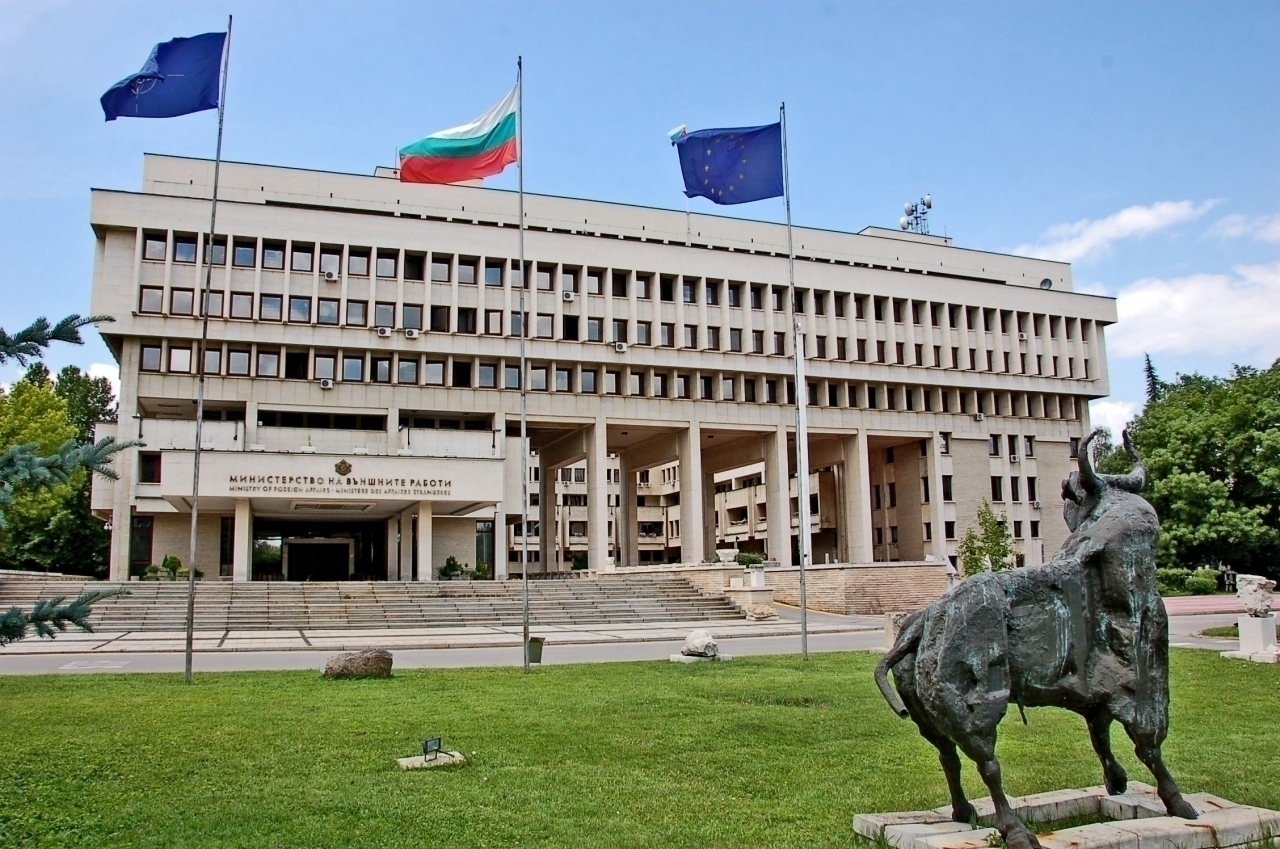 МВнР застарява: 109 служители придобиват право на пенсия, новите кадри не стигат. Кой ще ги замести?