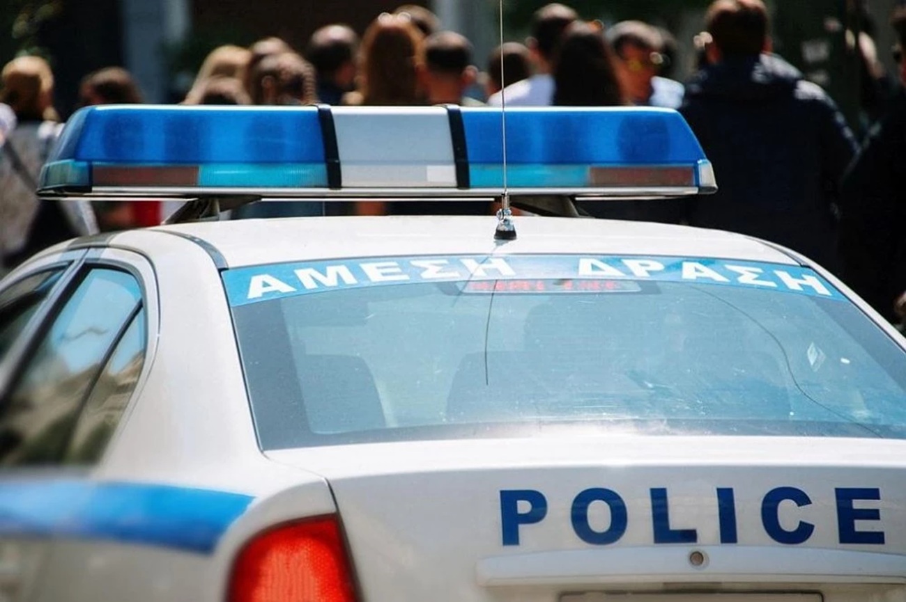 Куфарът на ужасите в Атина! Задържаха афганистанец за убийството на британка, заподозреният теглил пари с картите на жертвата