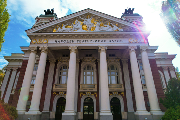 ПРАВО НА ОТГОВОР: Народният театър с позиция за скандала около хорото