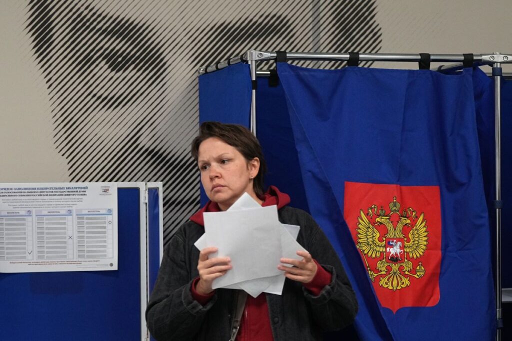 Русия гласува под сянката на войната: Кибератаки и вот в окупираните украински територии