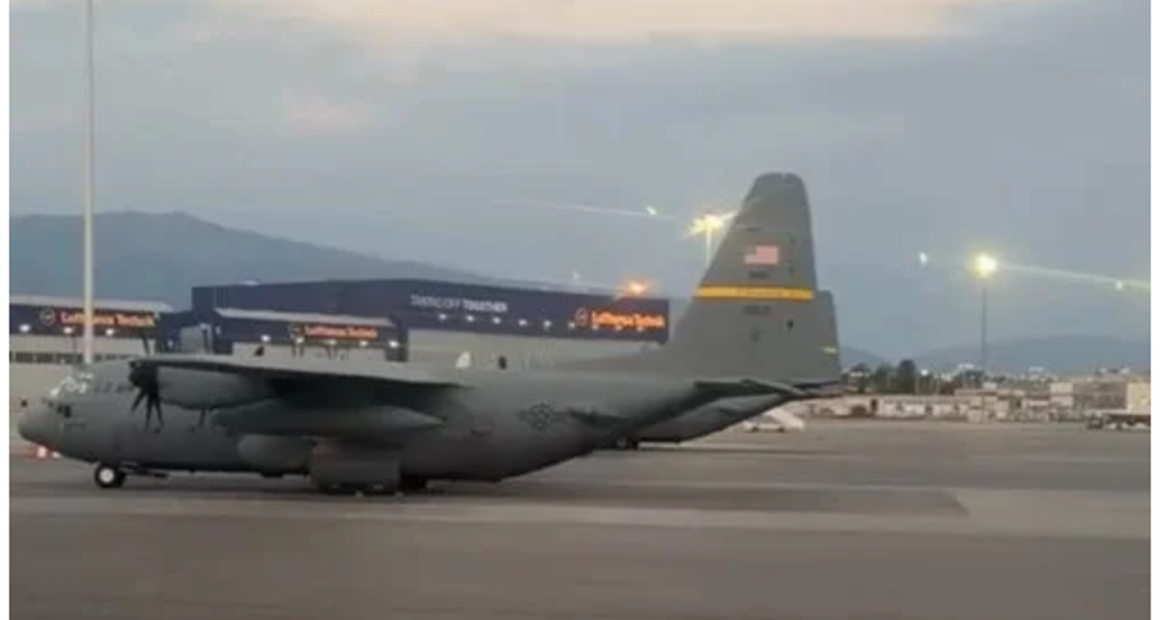 САЩ с ново присъствие в България! Два американски военни самолета Lockheed C-130 кацнаха в София (ВИДЕО)