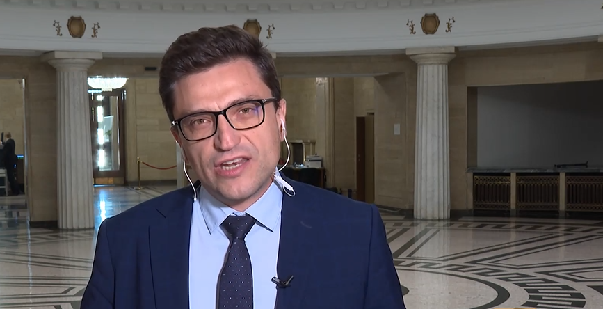 Удар по семейния бюджет? Сабрутев посочи какво ще поскъпне и кой ще плати сметката