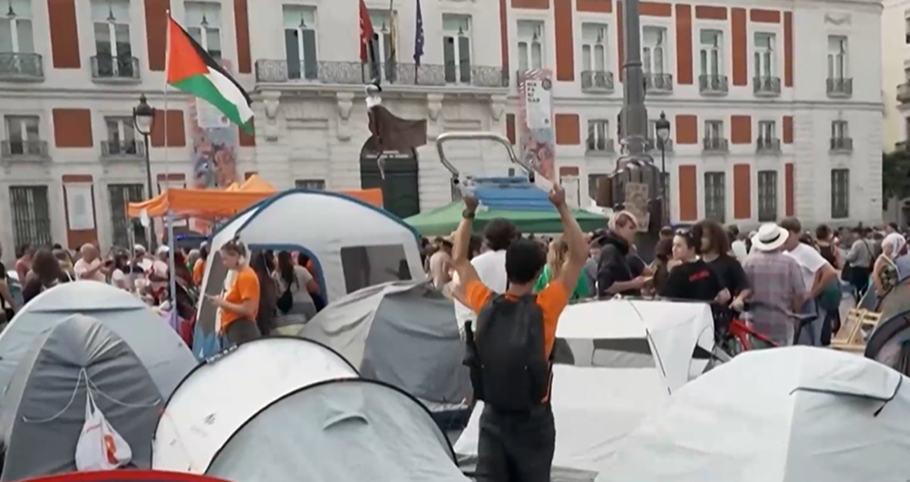 Мадрид на палатки! Жилищната криза изкара хората по улиците (ВИДЕО)