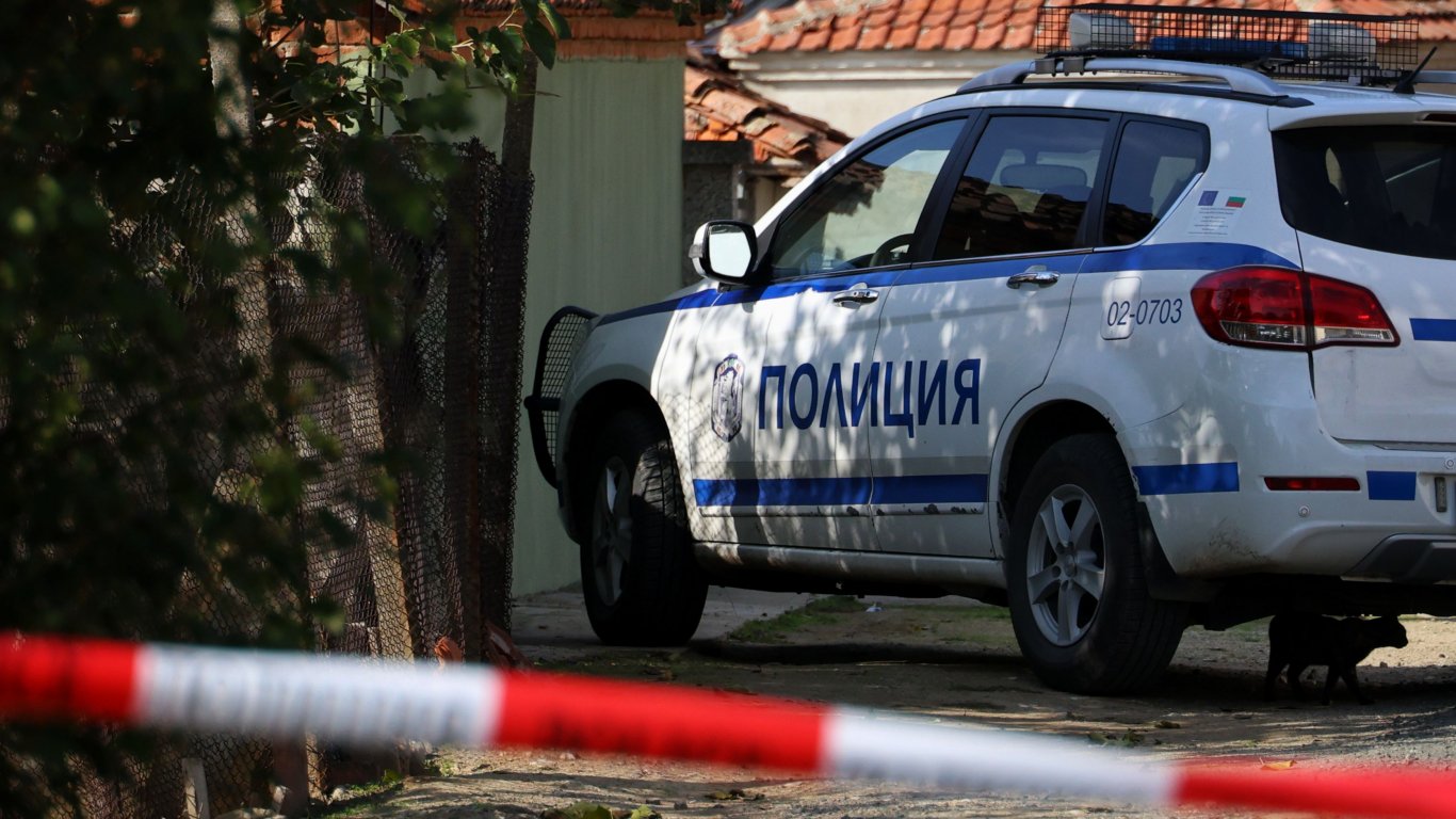 След убийството в Сунгурларе двама са обвинени като съизвършители: Предстои да им бъде поискан постоянен арест
