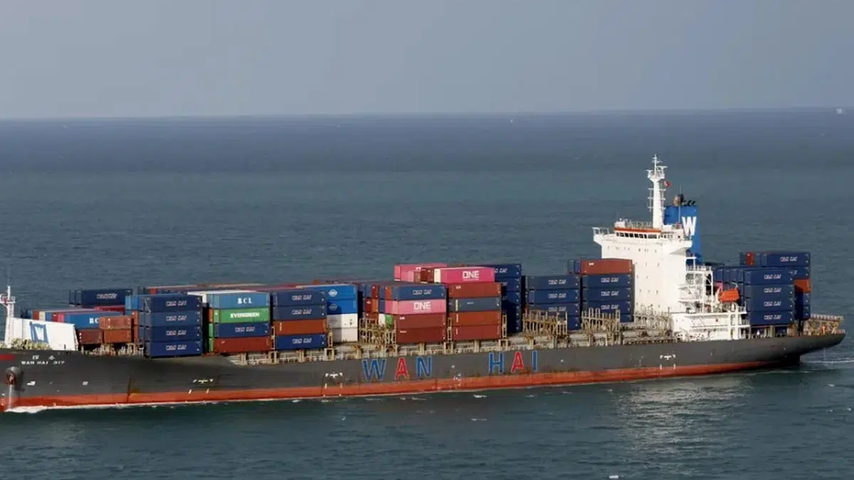 Морски дрон се врязва в десния борд на „Contship Jet“: Кадри показват момента на удара (ВИДЕО)