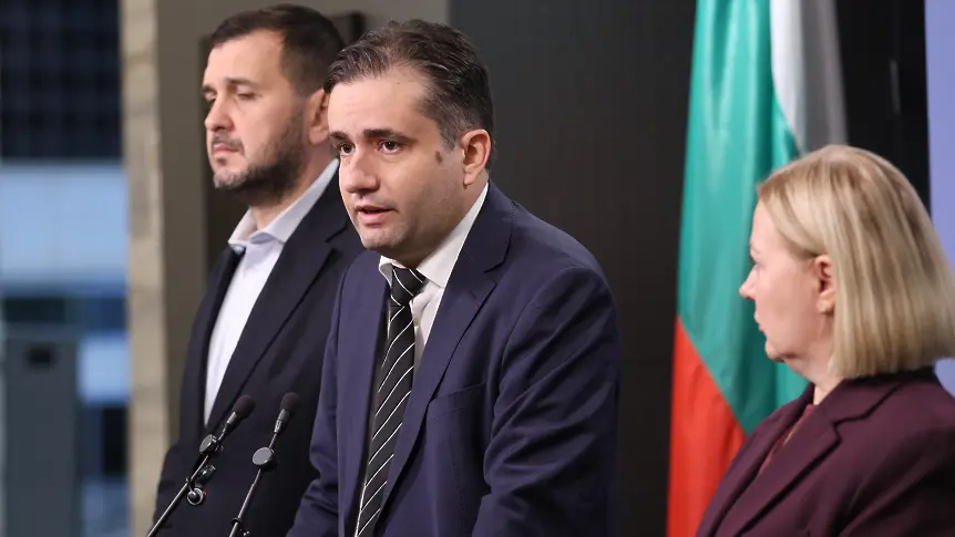 Йотова и Радев трябва да имат задължителни отговори, а не да се крият: ДБ за проваленото заседание на НС