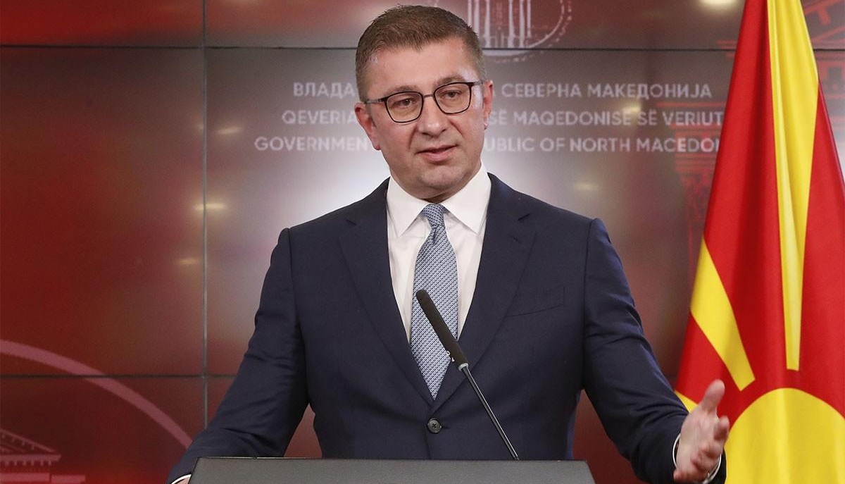 Ескалация на скандала между София и Скопие!: Мицкоски със заплахи към Ива Михайлова и баща й, обяви я за нелегално напуснала страната