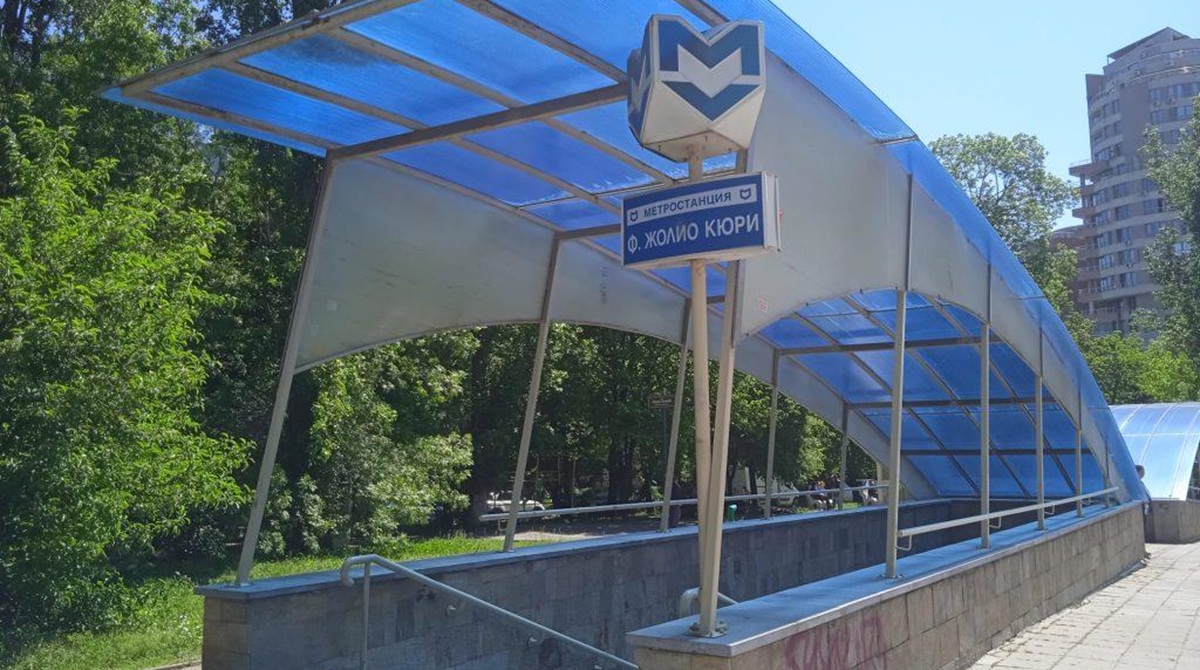 ЕКСКЛУЗИВНО за жестокото убийство в асансьора на метрото в София: жертвата е уважаван университетски преподавател!