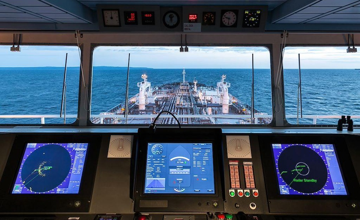 Търговски кораби в Черно море започват да пътуват с GPS-заглушители, Турция заплаши със санкции