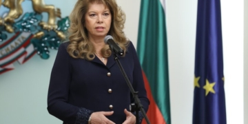 „Журналистите трябва да могат свободно и без страх да вършат работата си“: Йотова с позиция за случая с НСО