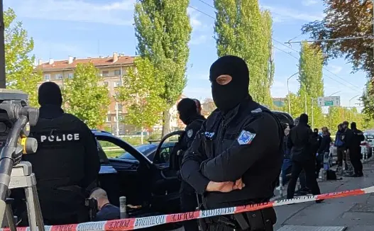 ОТ ПОСЛЕДНИТЕ МИНУТИ: Акция на отряд „Кобра“ на пазара в „Красно село“ в София