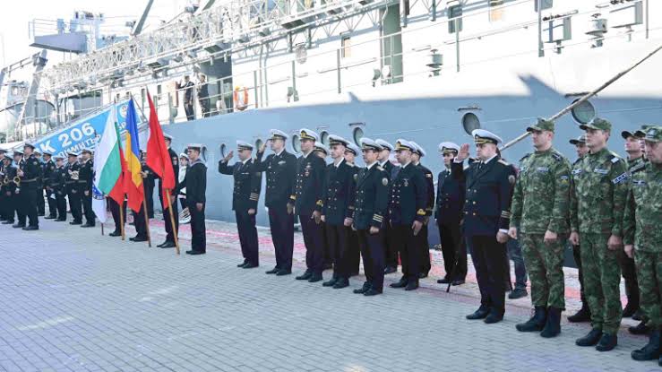 Контраадмирал Кирил Михайлов: Противоминната група в Черно море ще охранява и подводната инфраструктура