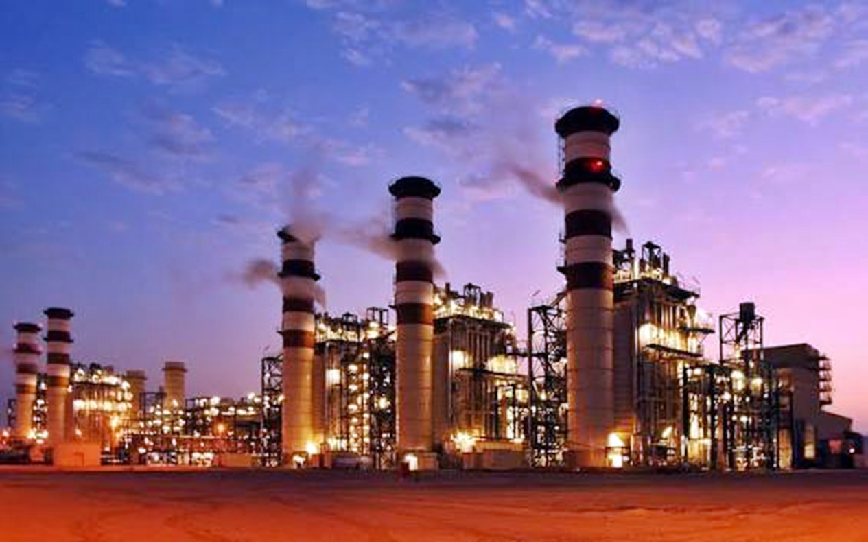 Дизелът между политическите тревоги и сметките на „Лукойл Нефтохим Бургас: Няма риск от недостиг на дизел, докато рафинерията работи