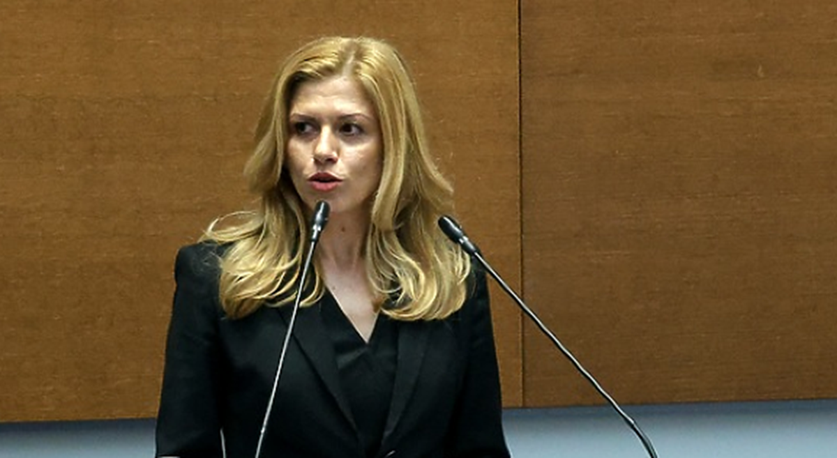 Скандалът със Соня Колтуклиева удари по външната политика!: Михаела Доцова отмени визитата си в Словакия