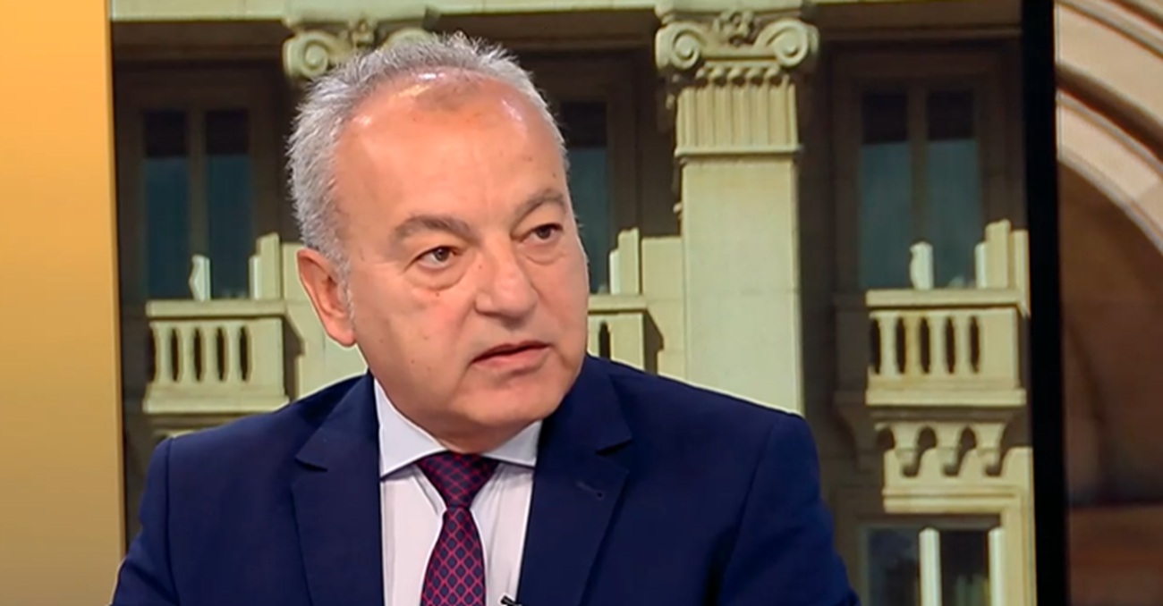 „Никой няма да ходи по къщите и да търси за ракия“! Гълъб Донев успокои ракиджиите: Променяме текстовете заради двусмислието (ВИДЕО)