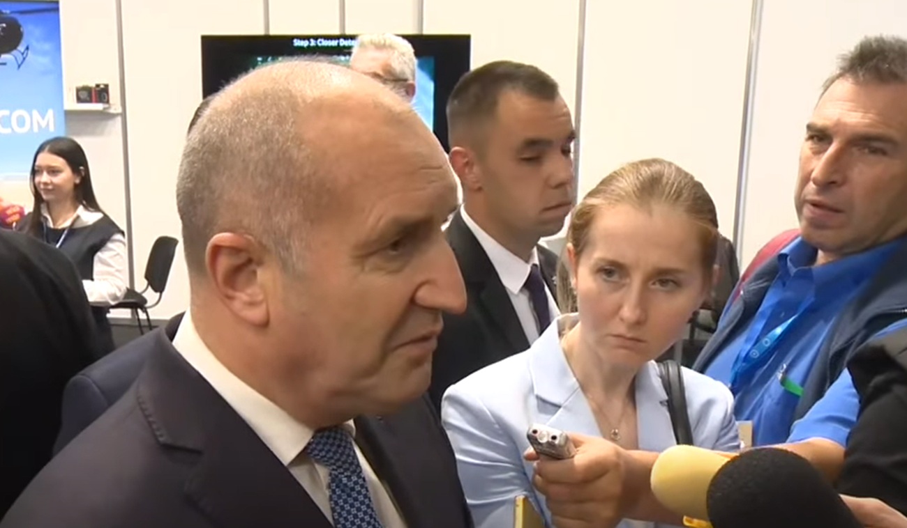 „Изключително обезпокоително“! Румен Радев за атаката в Черно море: Дроновете са или руски, или украински (ВИДЕО)