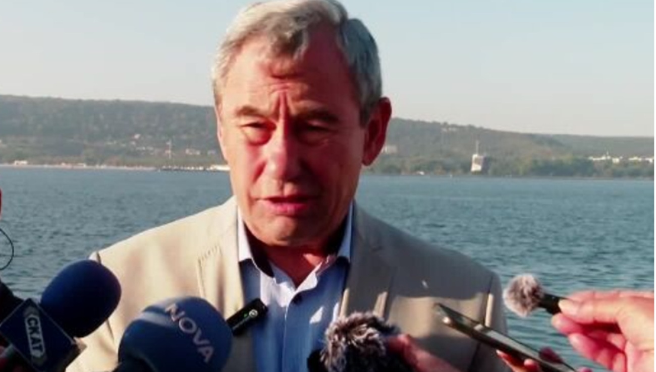"Няма да търсим повече моряците от потъналия кораб"! Вицеадмирал о.р. Румен Николов за мистерията с дроновете: Не можем да гадаем дали са руски или украински (ВИДЕО)