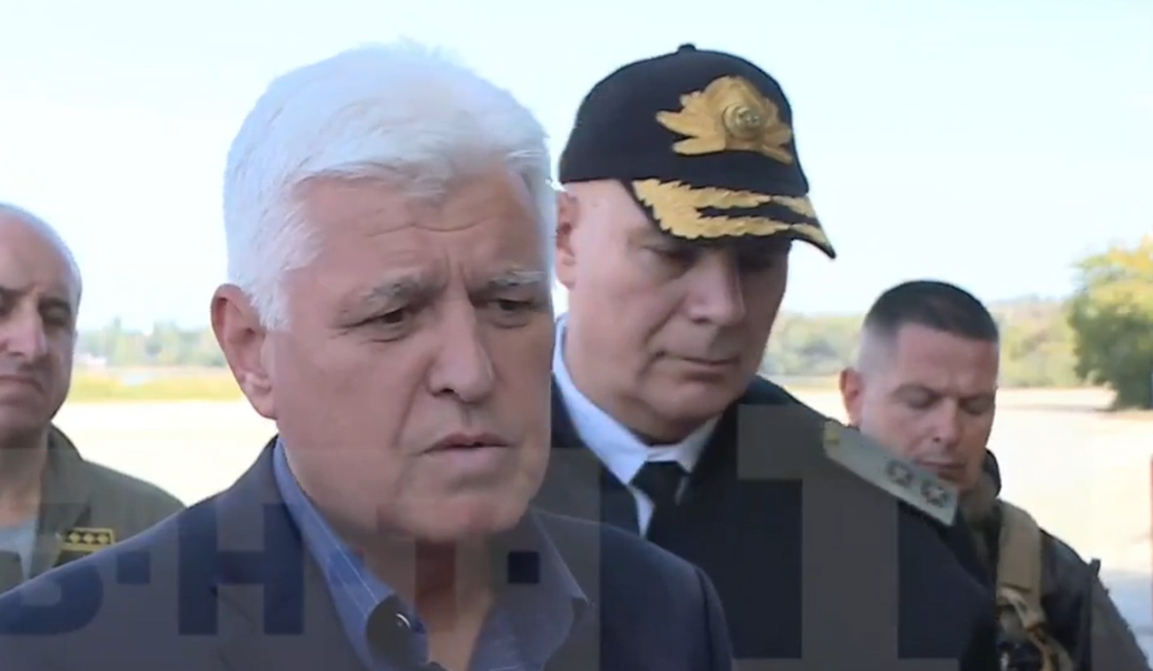 НА ЖИВО - Министърът на отбраната Димитър Стоянов и ВМС с подробности за инцидента в Черно море